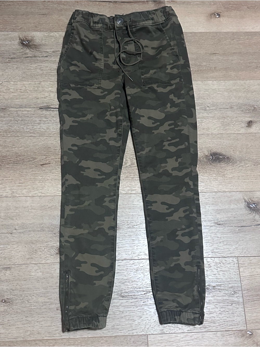 American Eagle Camo Drawstring Joggers